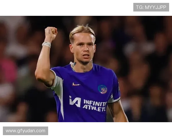 维尼修斯或英超加盟切尔西犹豫年龄问题